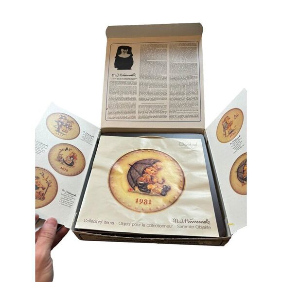 M.J. Hummel Annual Plate 1981 Eleventh Edition In Bas Relief By Goebel - Picture 3 of 10
